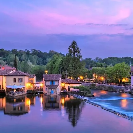 Casa Magenta 5 فاليجيو سول مينشيو