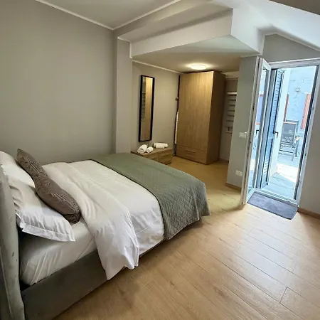Casa Magenta 5 *