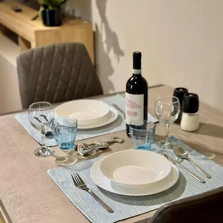 Apartament Casa Magenta 5 *