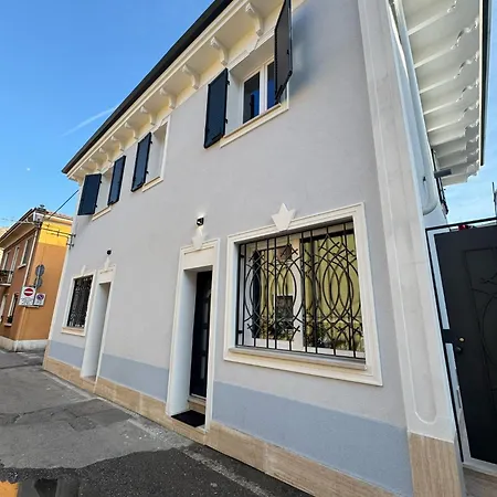 Apartment Casa Magenta 5 *