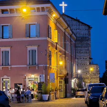 Casa Magenta 5 *